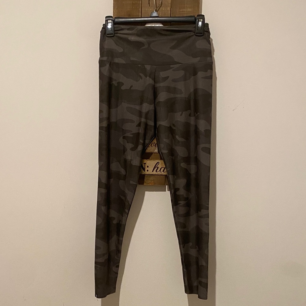 Onzie Women's Camouflage Leggings - Brown